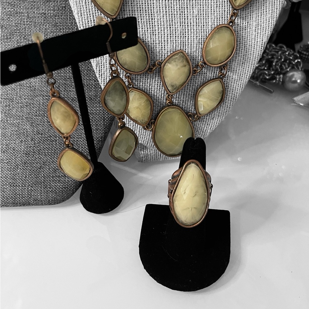 Trio Statement Necklace with Vintage-Inspired Stone & Design